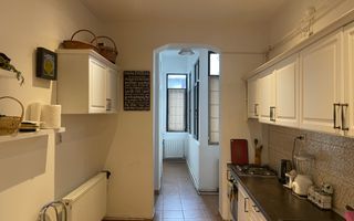 Apartament spectaculos de 4 camere într-o vilă cu farmec istoric pta Victoriei - Poză 11