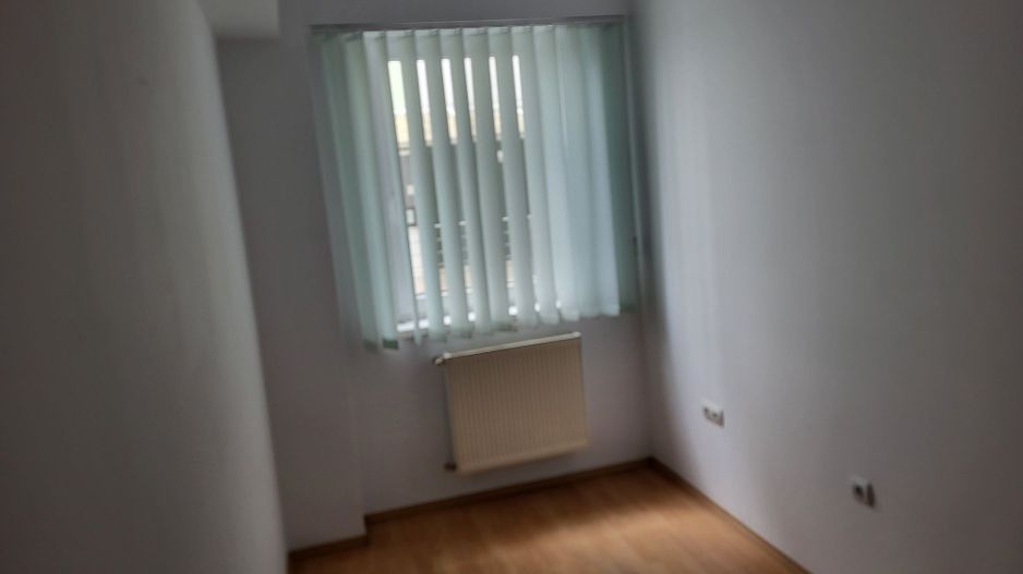 De vanzare apartament - Poză 2