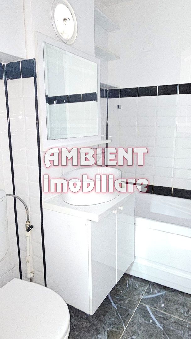 Apartament cu 2 camere, etaj 3, mobilat si utilat, zona CENTRU; - Poză 9