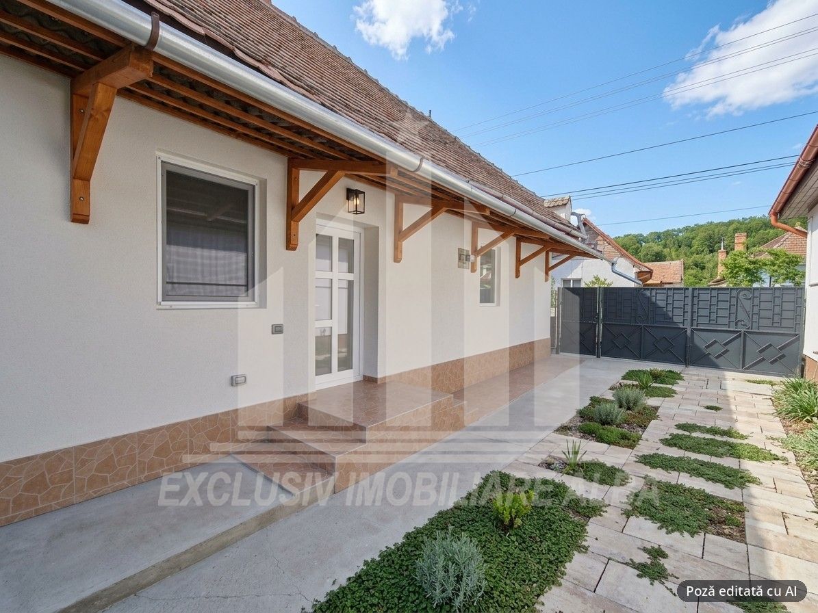 Casa de vanzare | 100 mp | 1048 mp teren | Ciugud - Poză 1