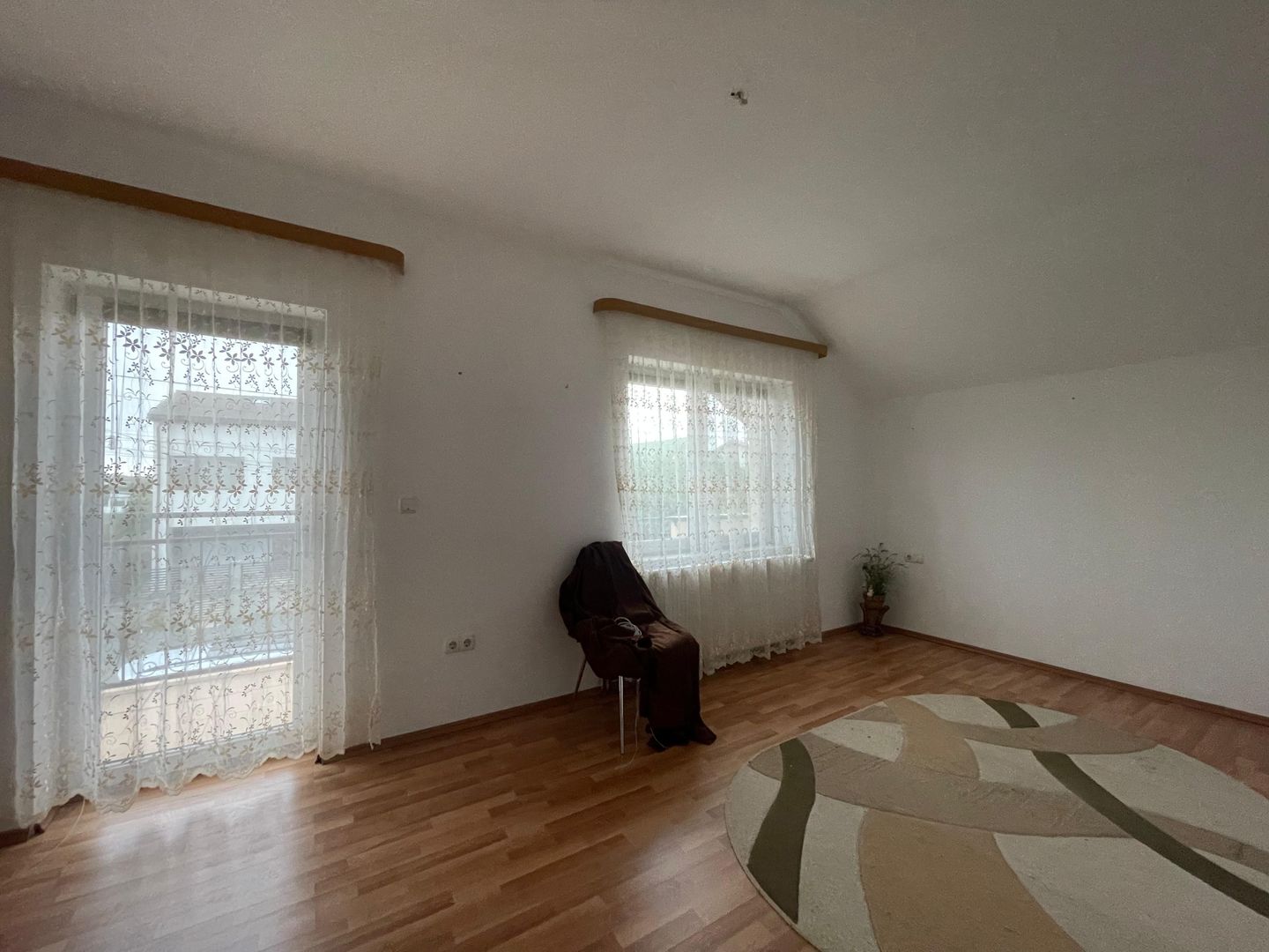 Casă individuală cu 5 camere și teren foarte mare |Moșnița Veche| - Poză 14