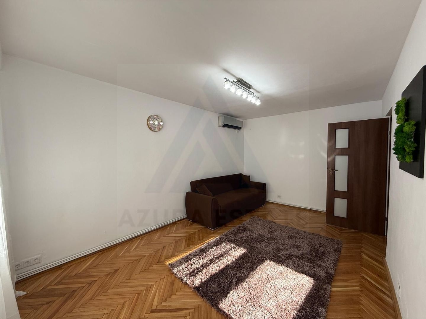Apartament 4 camere 2 bai 2 balcoane decomandat Etaj 2/4  Valea Aurie - Poză 2