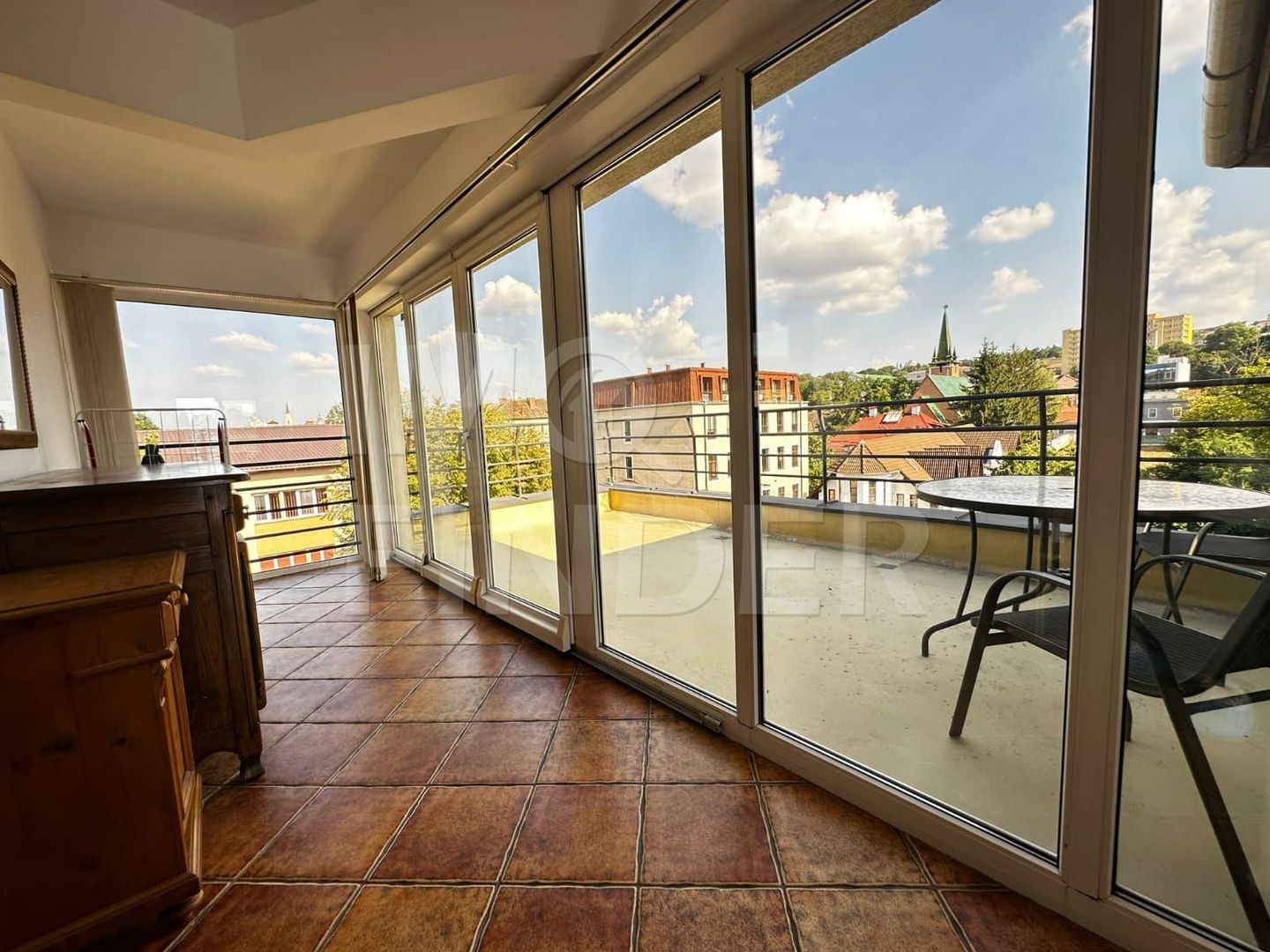 Inchiriere apartament 3 camere in Vila, Central - Poză 10