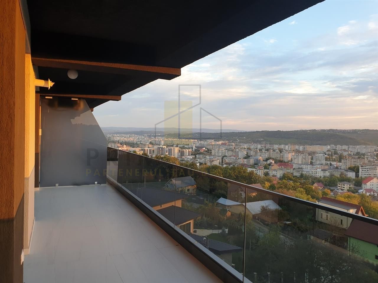 1 Camera Bloc Nou Copou Stadion / UAIC - Comision 0% - Poză 2