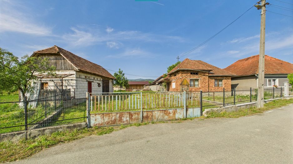 Casă cu teren de 4707 mp în Hălmăgel, județul Arad - Poză 15