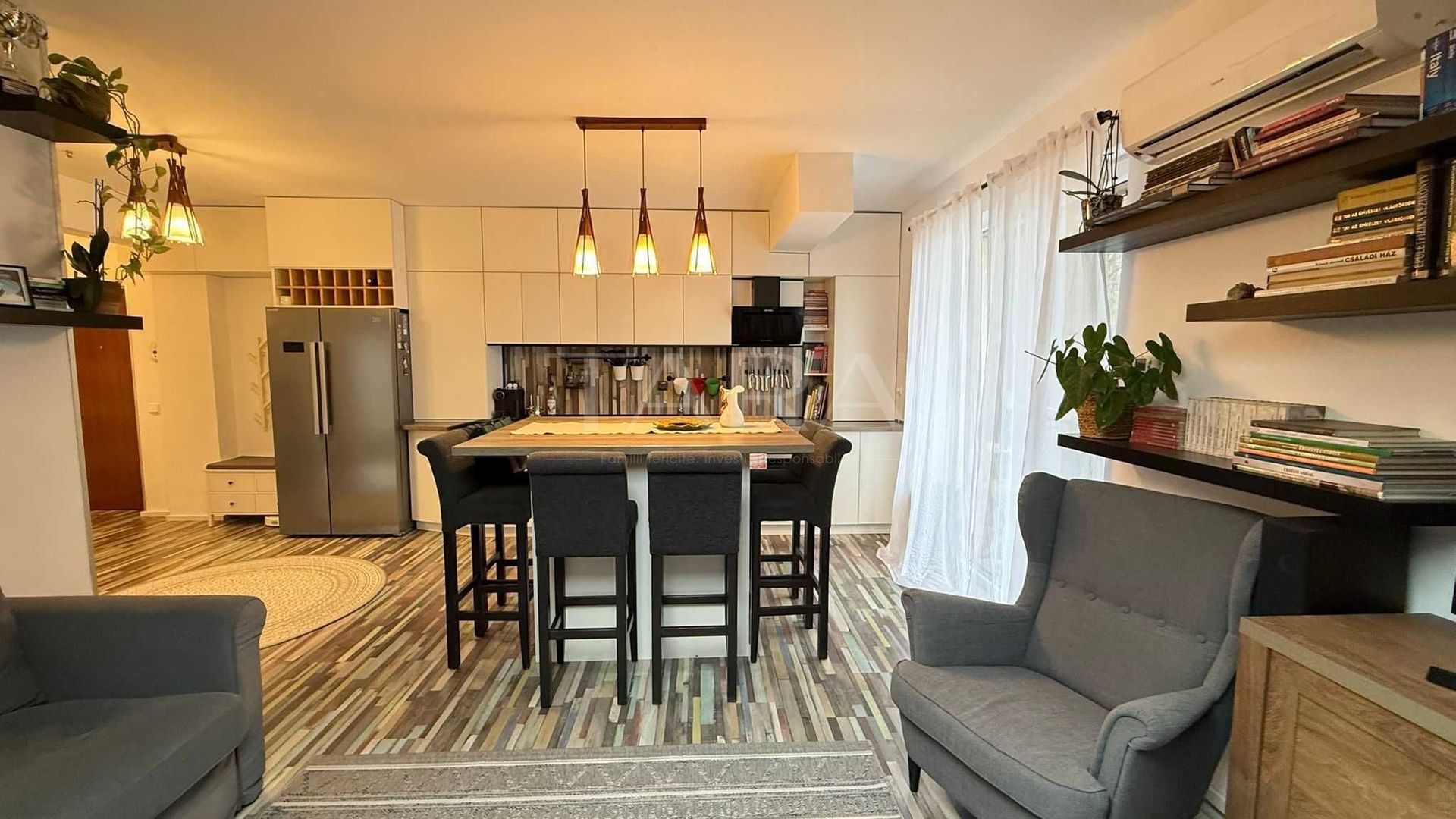 Apartament cu 2 camere și 2 terase, în zona Edgar Quinet. - Poză 1