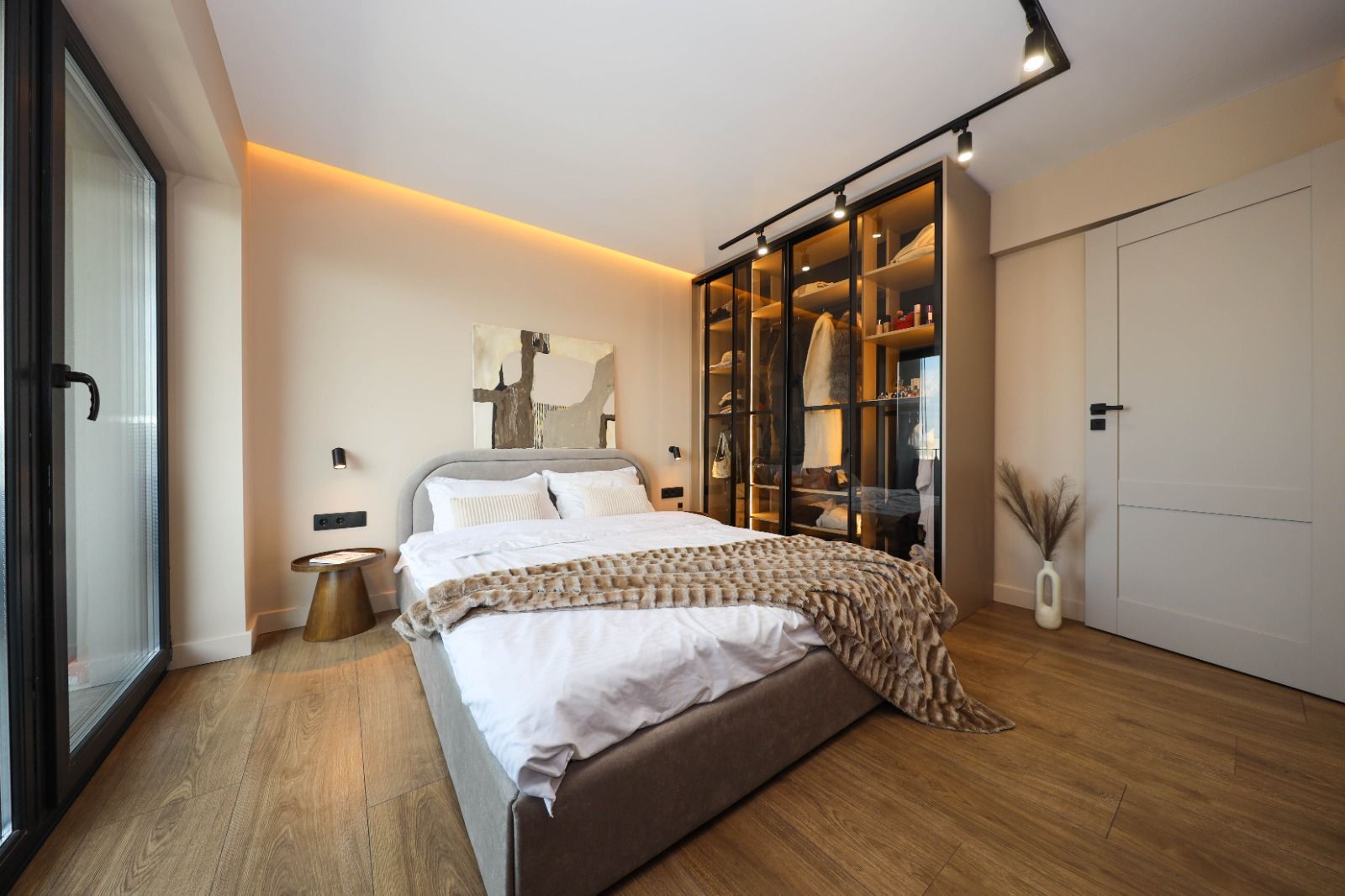 2 camere la cheie | Mobilat & utilat complet | Vedere panoramică | Ghe - Poză 3