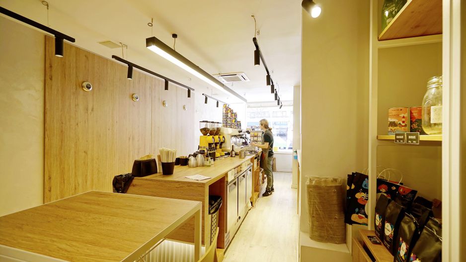 Spatiul comercial Piata Romana ,la coloane - Poză 10