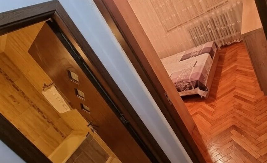 Apartament 2 camere decomandat, etaj 2, zona Calea București - Poză 8