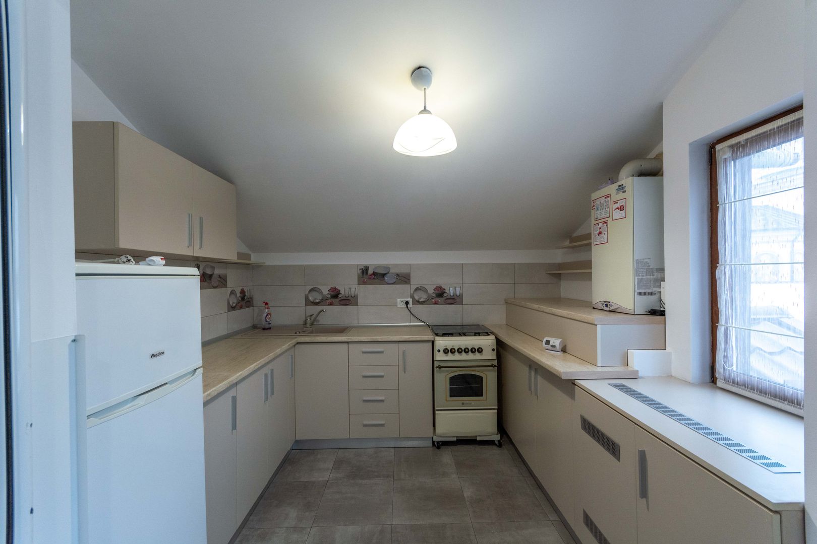 Bucurestii Noi - Chitila Ap 3  camere la curte, terasa, comision 0% - Poză 4