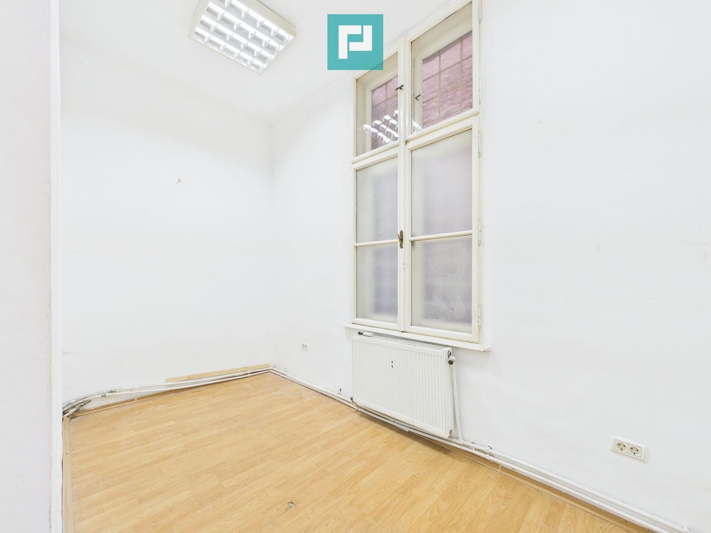 Apartament luminos cu 3 camere ultracentral - Arad - Poză 12