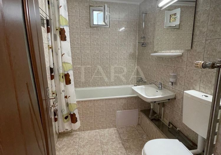 Apartament versatil– ideal pentru locuință sau spațiu comercial. - Poză 7