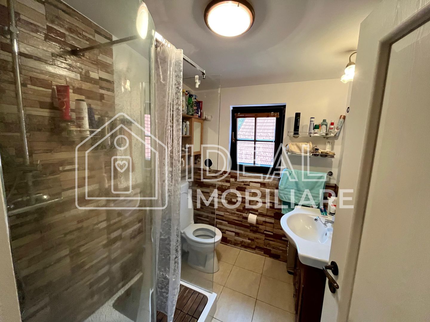 Casă individuală cu 5 camere și curte proprie - în Cisnădioara - Poză 15