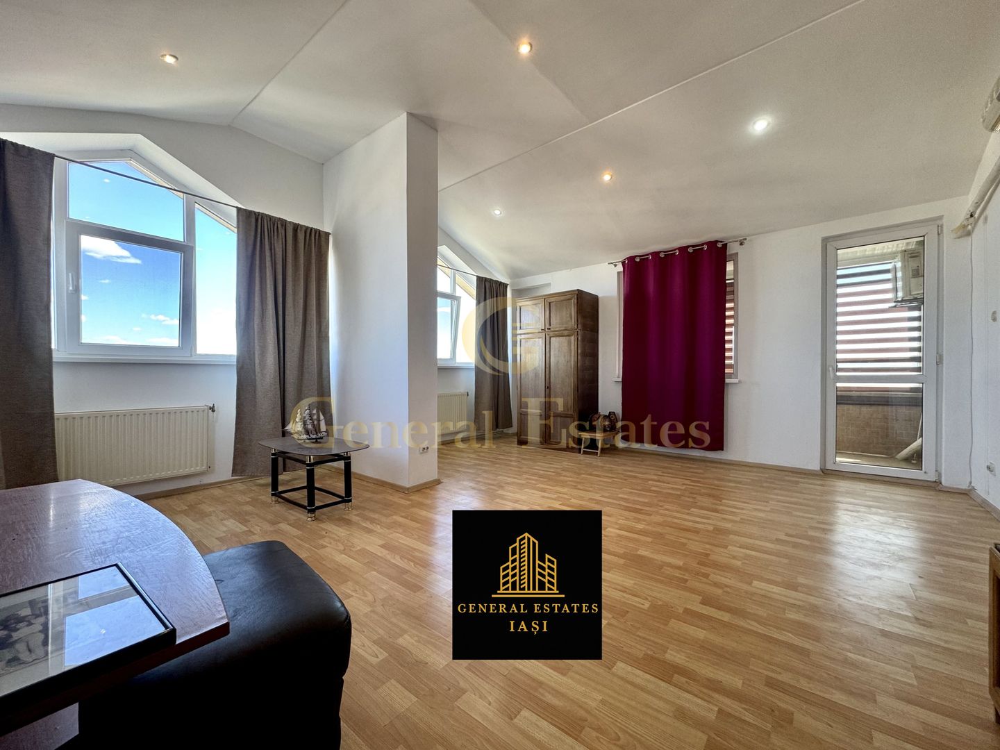 Vânzare apartament în 3 Nivele cu Terasă, Cug-șos.Nicolina - Poză 11