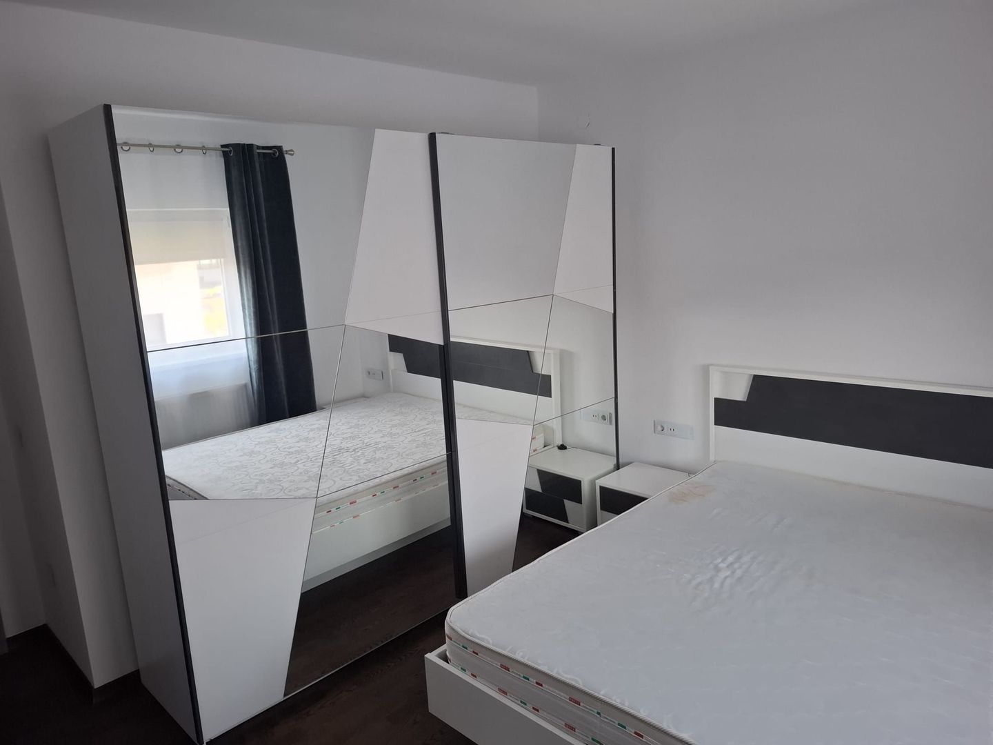 Apartament doua camere + mansarda, Selimbar, str. Brana - Poză 4