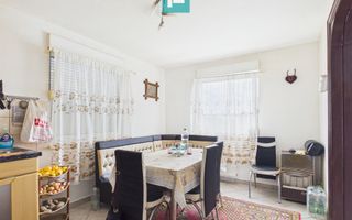 Casă cu mansardă, teren 410 mp - Poză 9