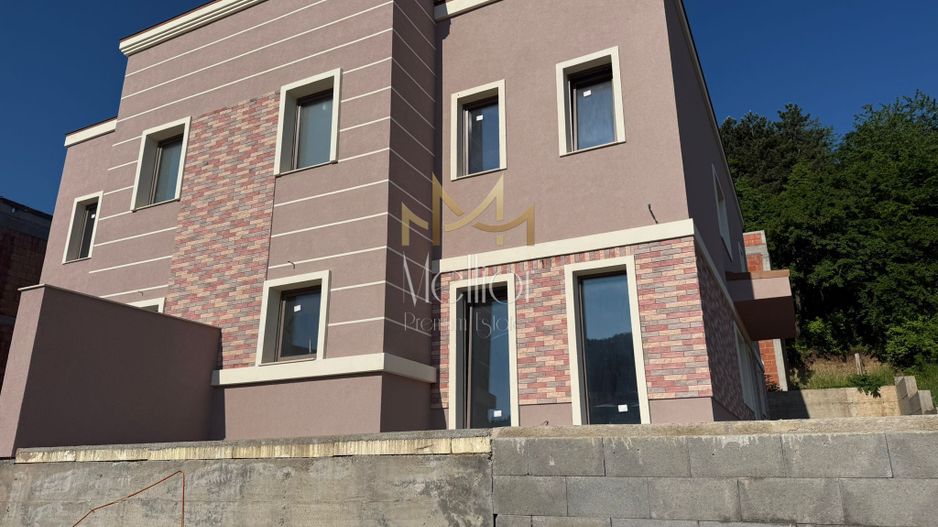 Duplex modern de vânzare în Florești, zonă liniștită, ferită de trafic - Poză 1