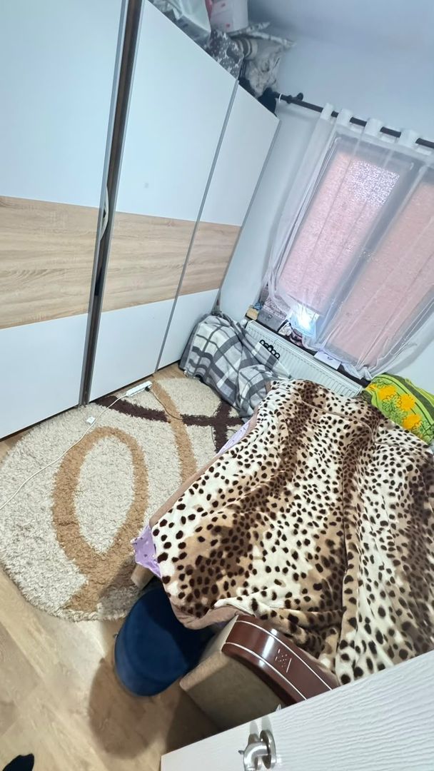 🏡 CASĂ DE VÂNZARE ÎNTR-O ZONĂ BUNĂ – CONFORT, SPAȚIU ȘI POSIBILITATE - Poză 7