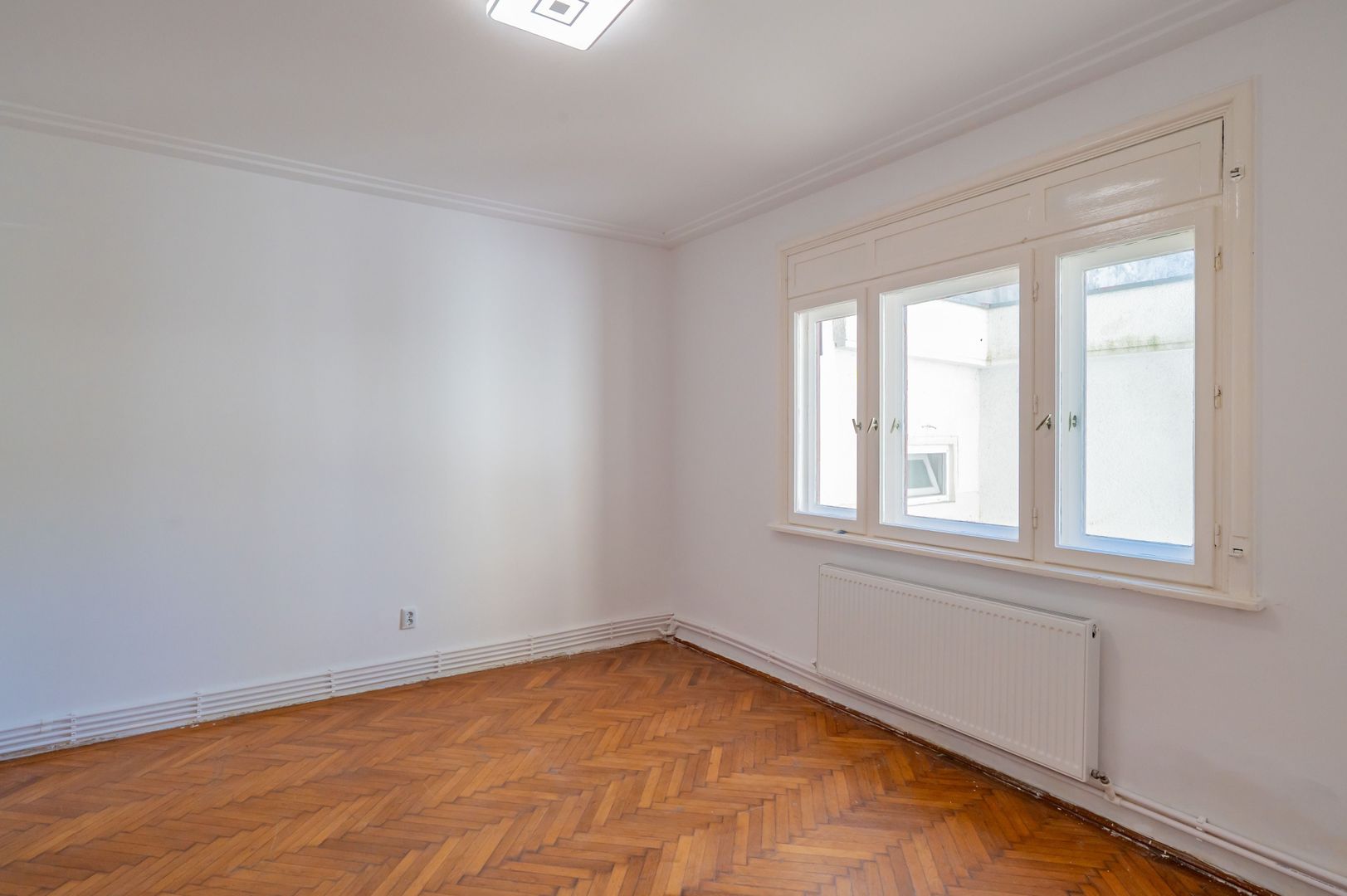 Raritate | Casa Căsătoriilor | Apartament în vilă, curte, 2 garaje! - Poză 16