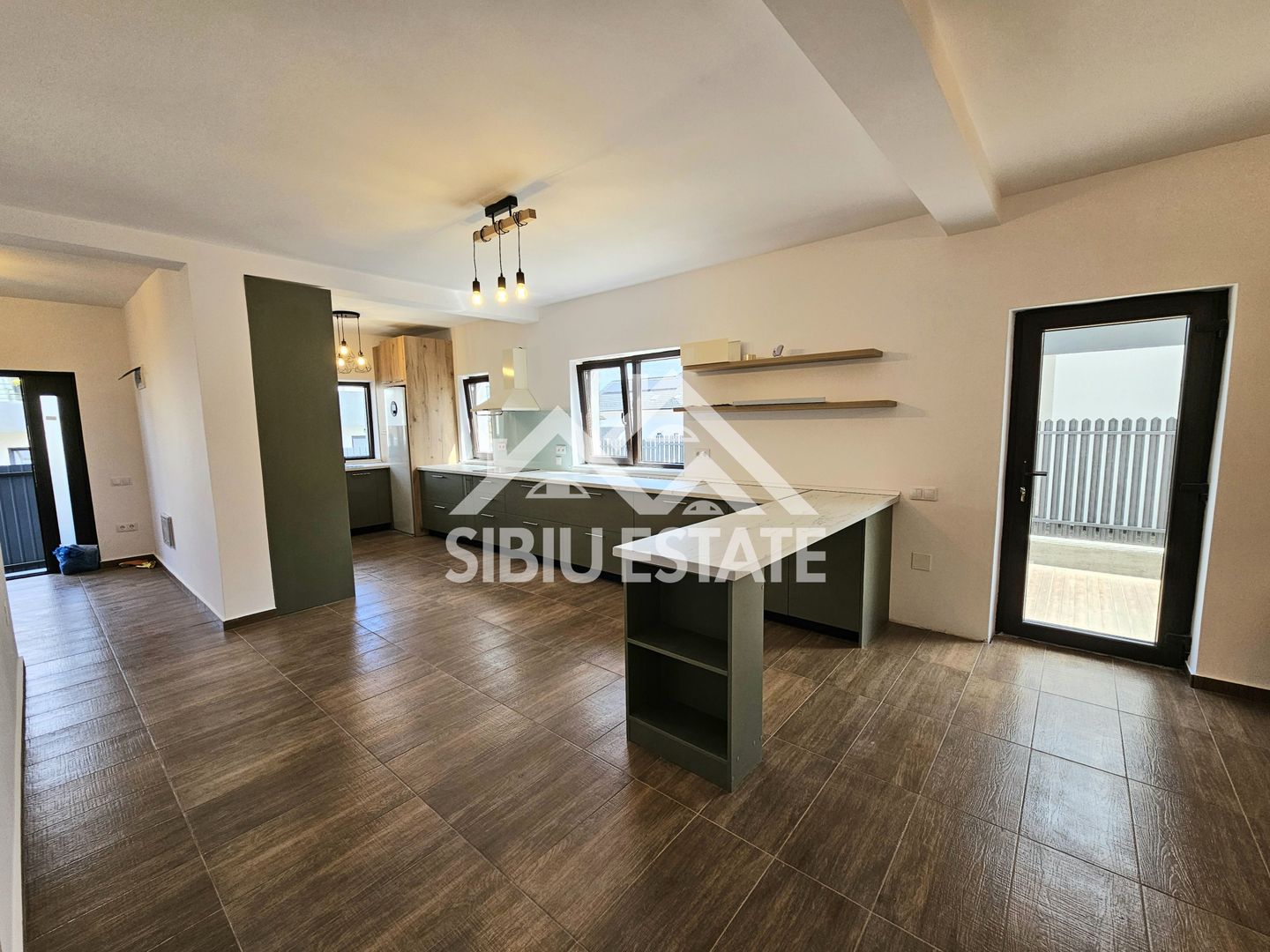 Casa mobilată 4 camere  Sibiu Calea Cisnadiei, NOU - Poză 11