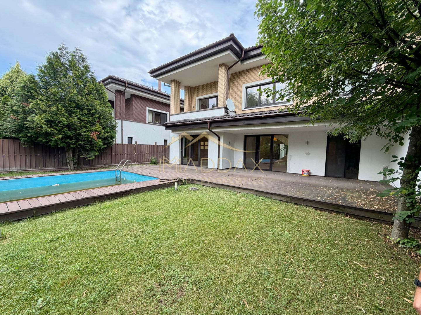 Vila cu 9 camere *900 teren* & piscina privata // Pipera - Poză 1