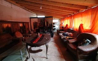 Casa de vanzare cu spatiu comercial la parter - Poză 8