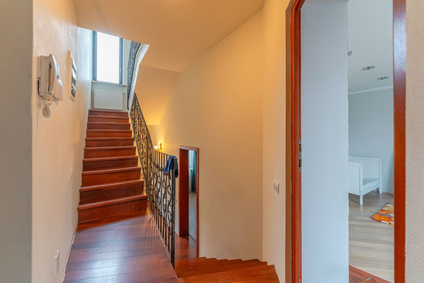 Casă individuală cu 7 camere lângă AFI Mall, ideală pentru birouri sau locuință - Poză 27