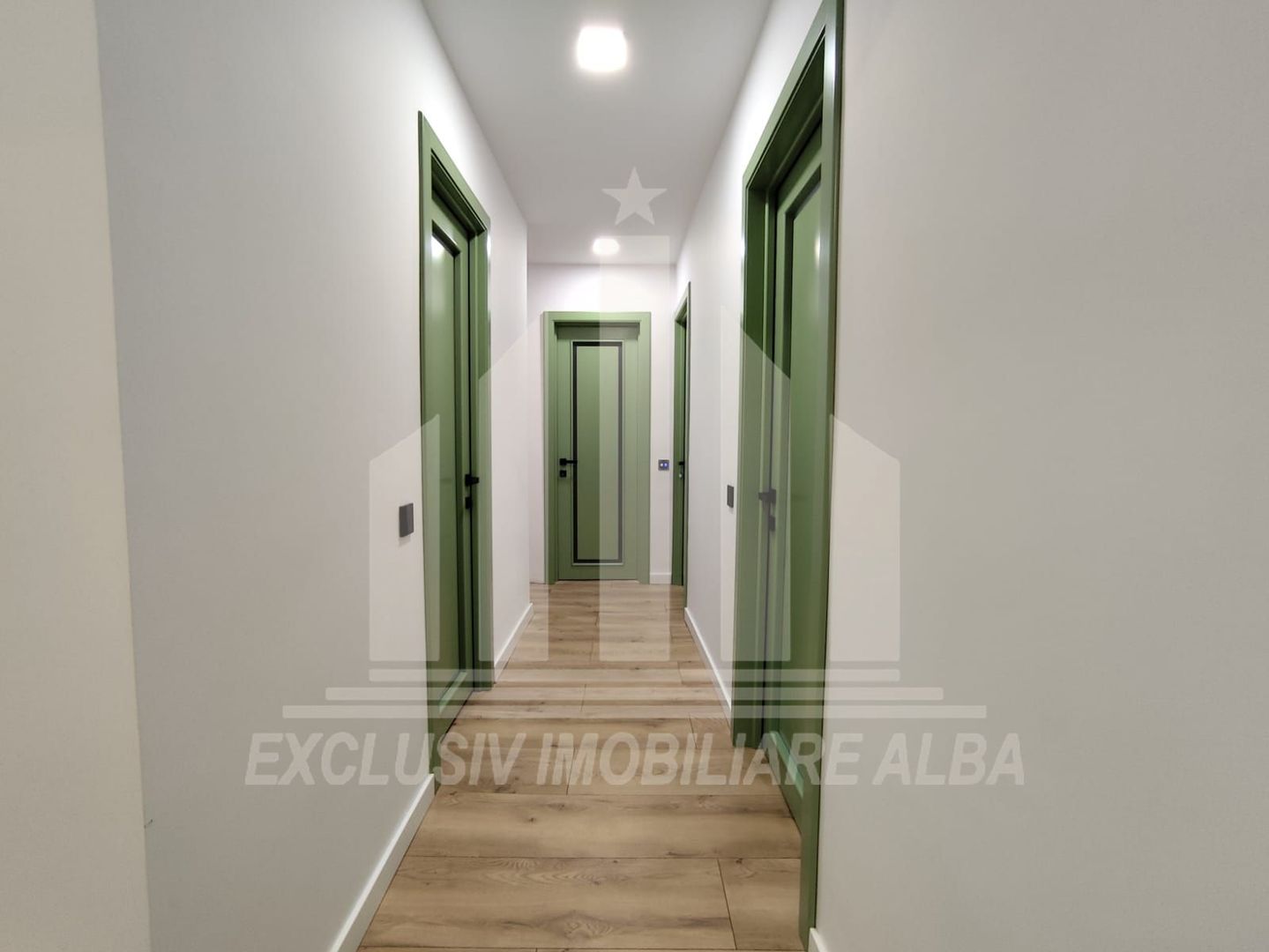 Apartament cu 3 camere decomandate, Cetate, M-uri, finisat modern - Poză 4
