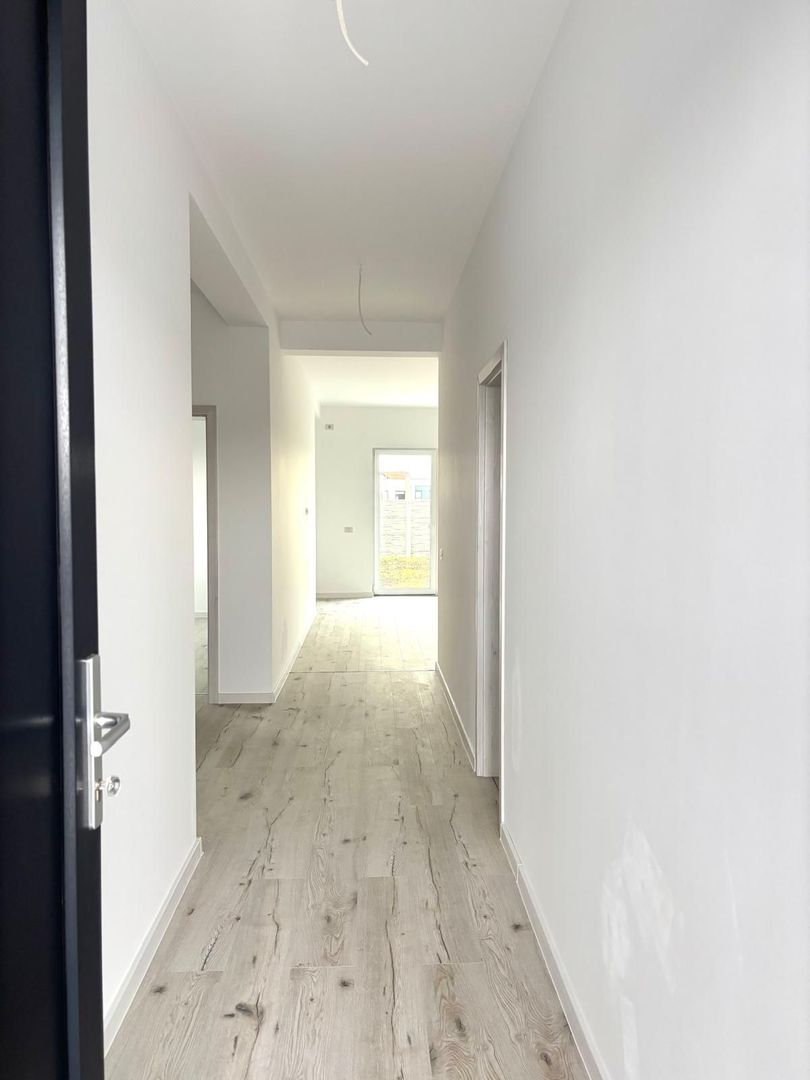 Duplex  modern pe parter cu 4 camere, Sacalaz - Poză 2