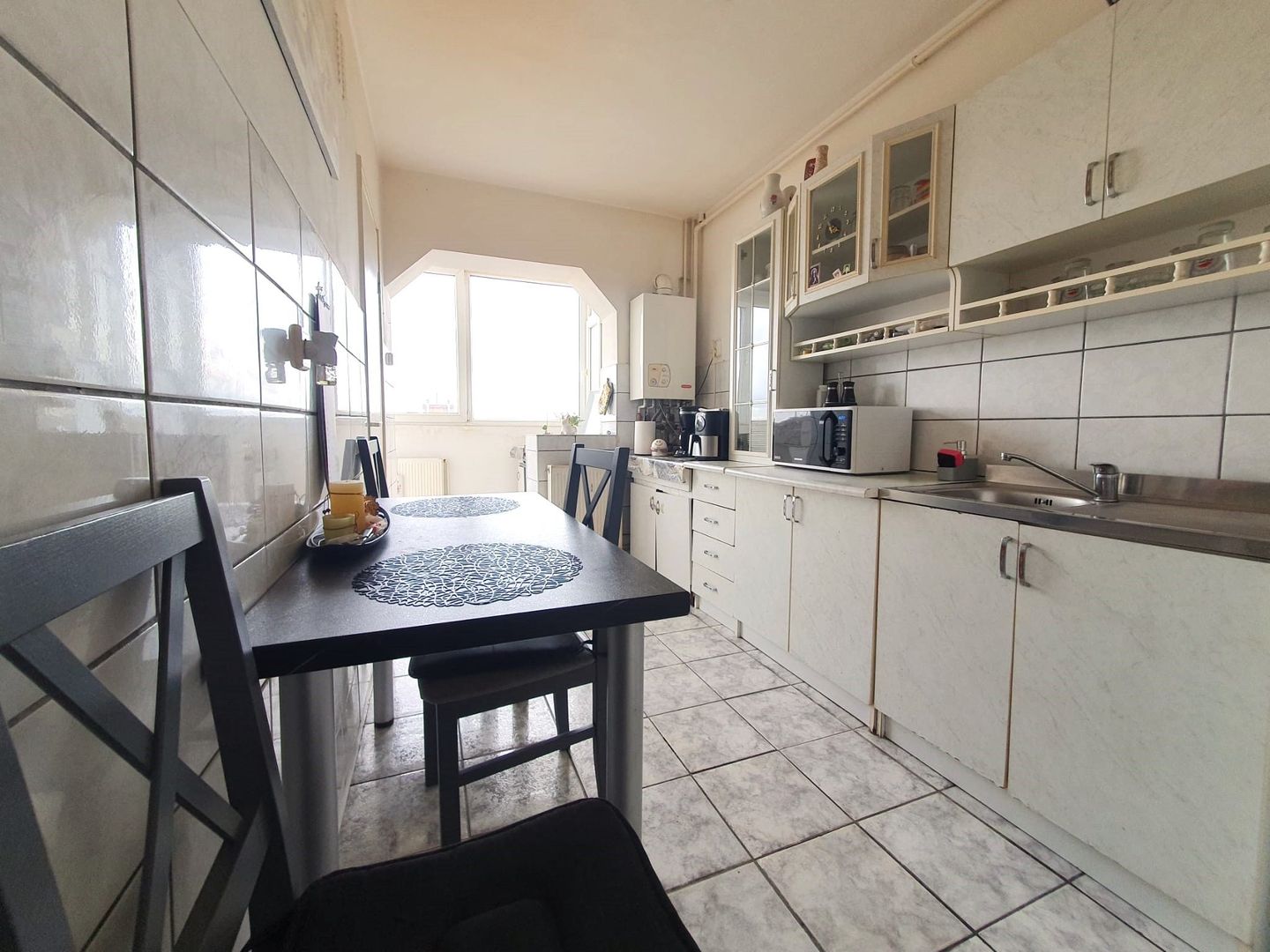 Apartament spațios cu 3 camere și 2 băi – zona Ciucaș / Astra - Poză 1