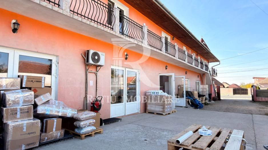 Casă cu spațiu comercial | Curte | Garaj | Parcare | Nojorid - Poză 2