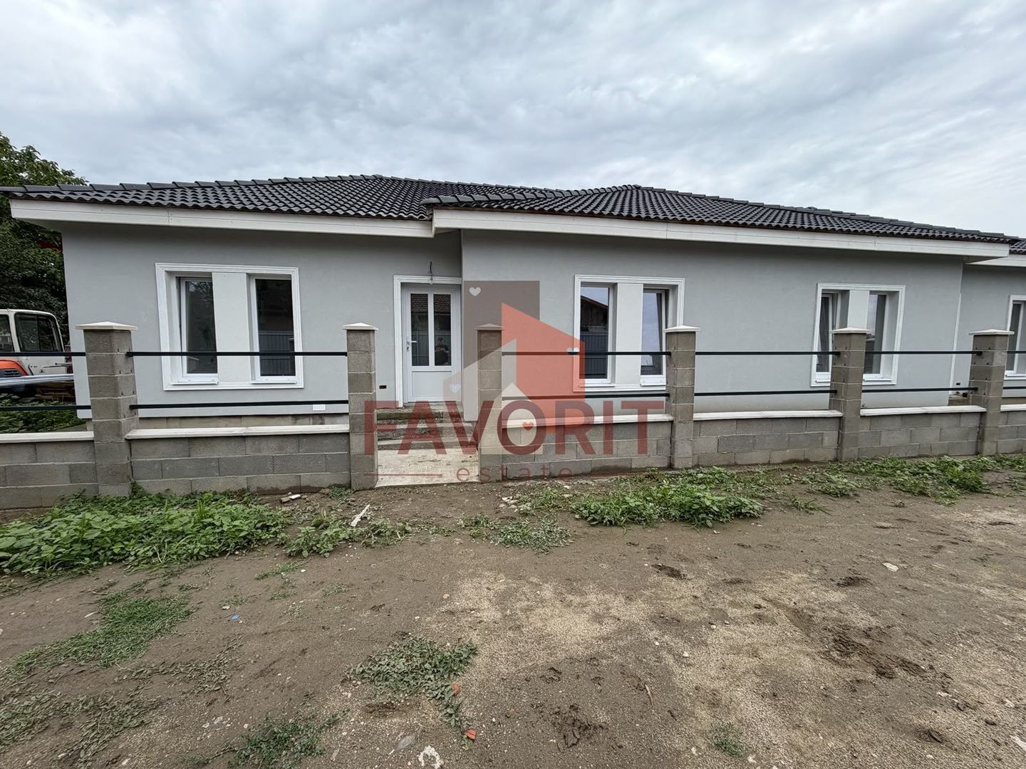 Duplex in Utvin | 3 camere | Toate utilitatile | Curte | Asfalt | - Poză 1