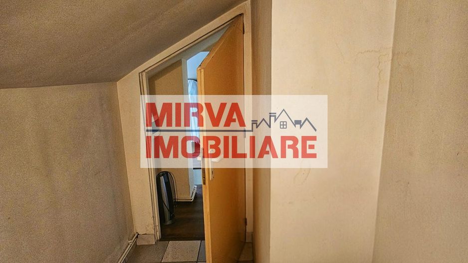 Casa P+1E+M, cu 5 camere în Cantacuzino – ideală birouri sau locuință - Poză 43