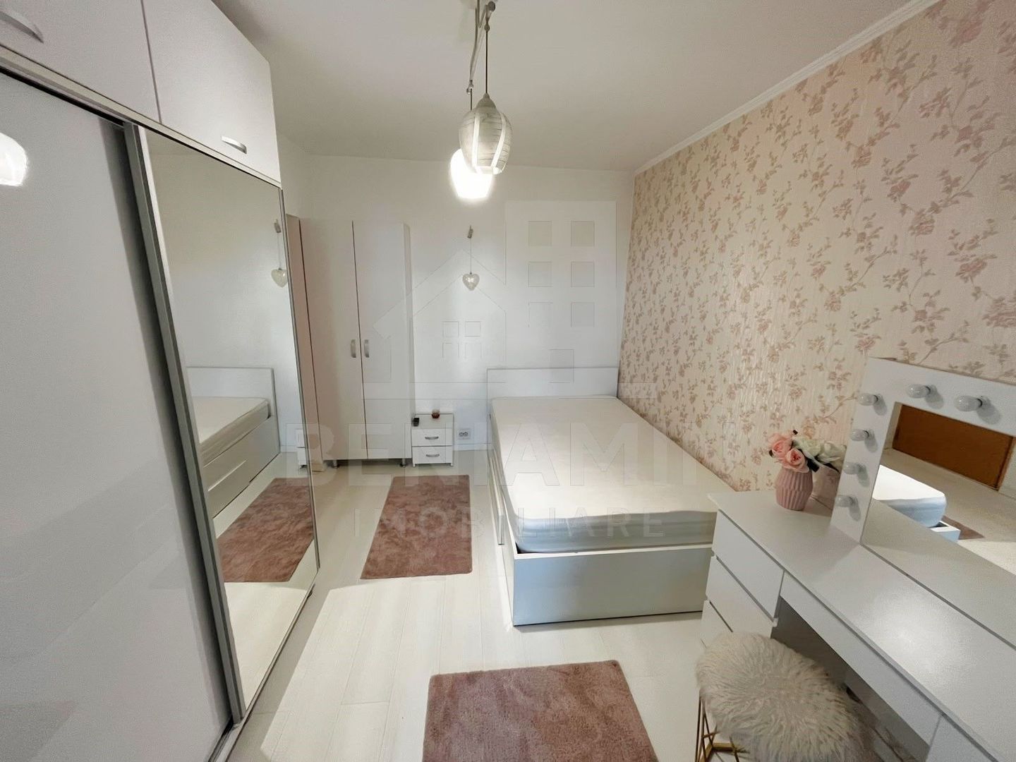 2Camere-Decomandat-Etaj 2-AC-Mobilat-Utilat-Modern-Zona Intim-Lapus - Poză 3