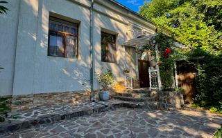 Spre Vânzare Proprietate remarcabilă cu 6 camere în inima Iașului ! - Poză 3