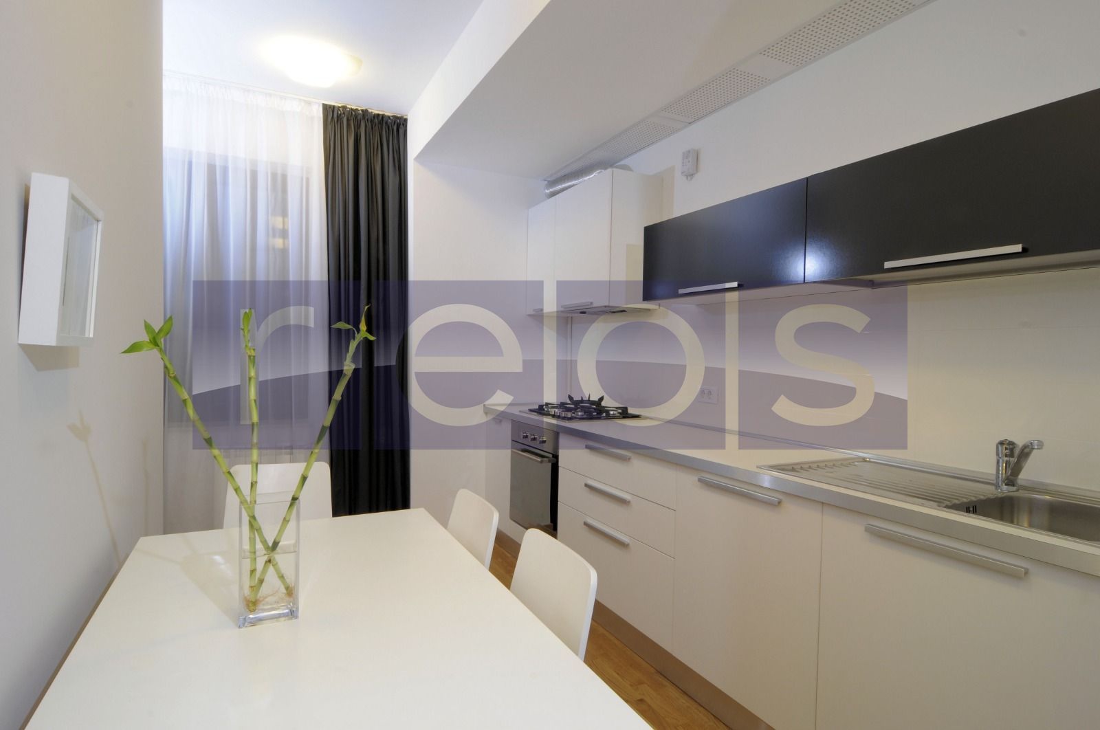 VANZARE APARTAMENT DEOSEBIT 140MP | 4CAMERE | MOBILAT-UTILAT | PARCARE - Poză 6