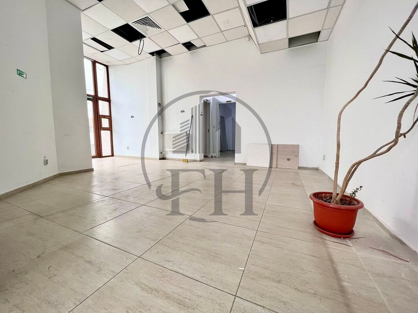 Spațiu comercial cu 3 camere de închiriat în Tomis III, Constanta - Poză 2