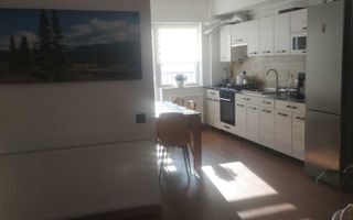 Apartament cu 3 camere, balcon generos și 2 parcări subterane incluse. - Poză 4