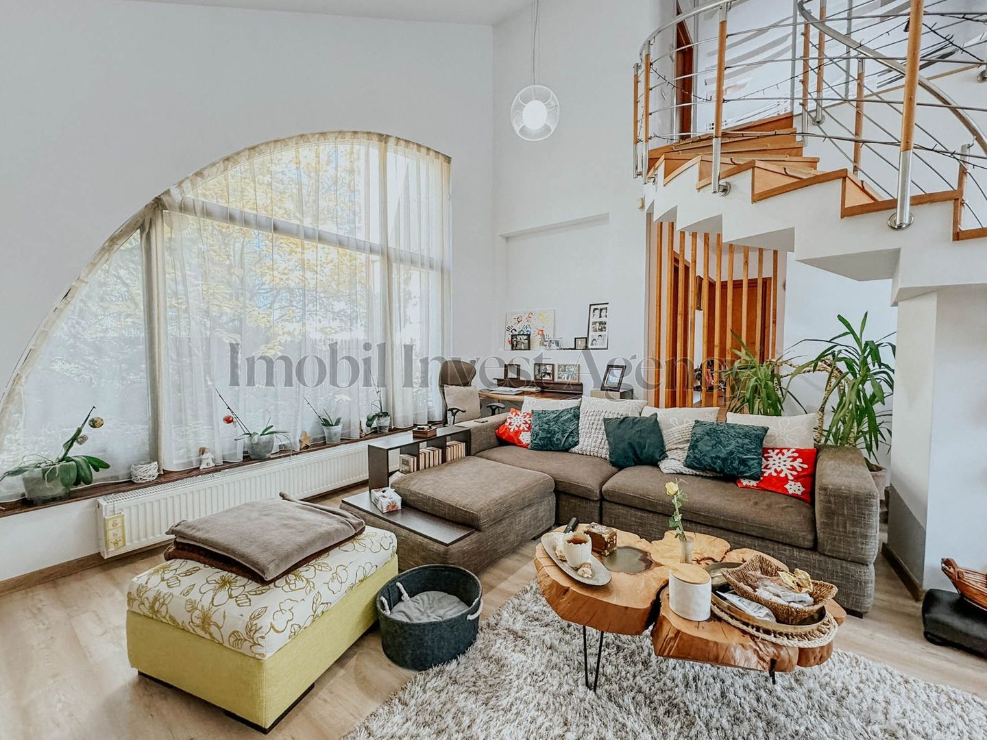 Vila cu 4 camere in Pipera in complex securizat - Poză 2