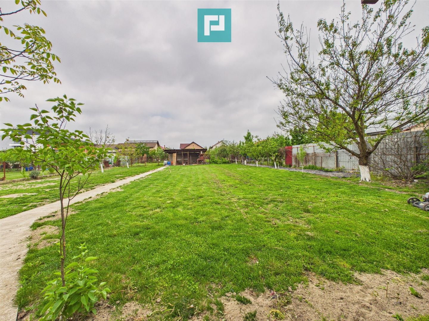 Vilă cu 8 camere în Săcălaz, zonă Centrală - Poză 22