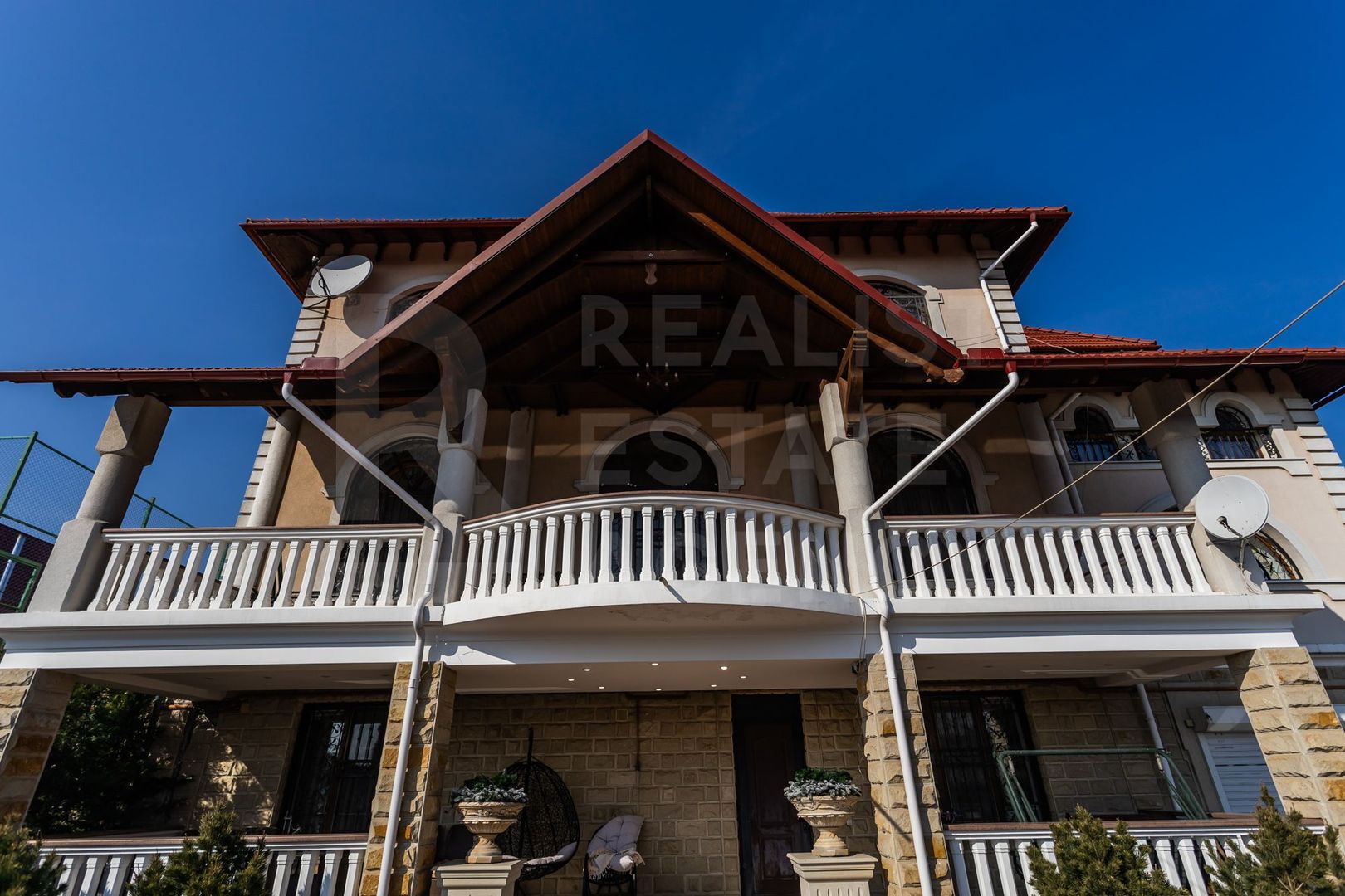 Vânzare casă de lux, 700 mp + 22 ari, situată în Tohatin - Poză 55