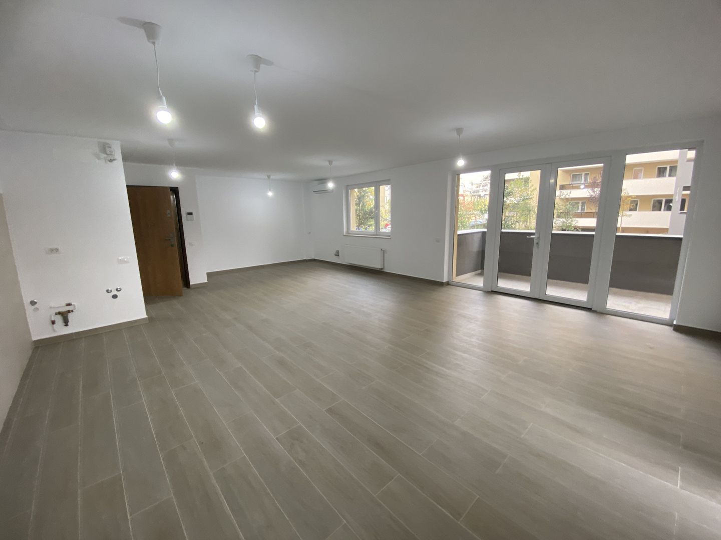 Spațiu comercial / Birouri de închiriat în Urban Plaza | Predare imediată - Poză 13