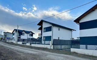 Vila cu etaj, 4 camere, încălzire pardoseală, în zona Breazu Pădurea Mârzești - Poză 1