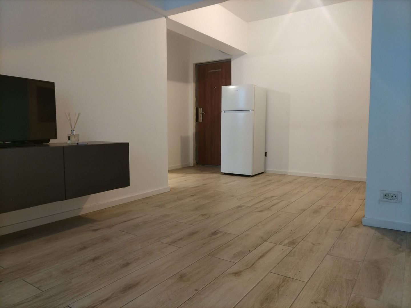 Apartament 2 camere zona Steaua etaj 1 - Poză 1