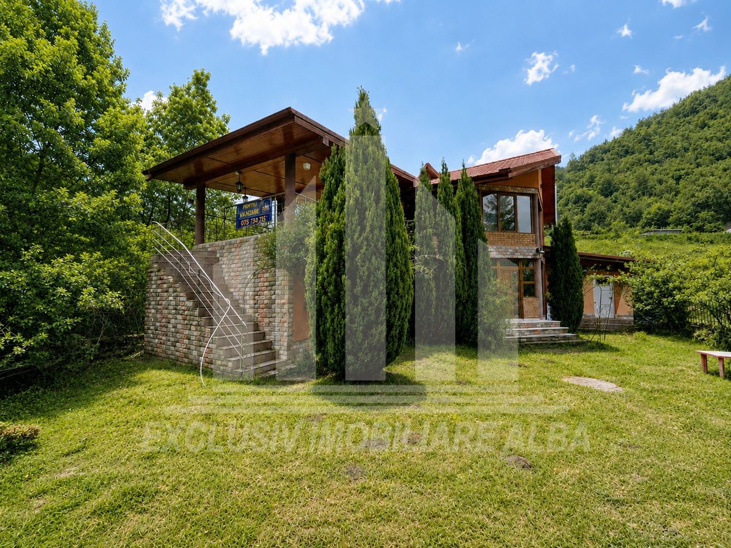 Casa de vacanta | Pensiune Turistica | 250mp | 6 camere | 4 bai |Ramet - Poză 1