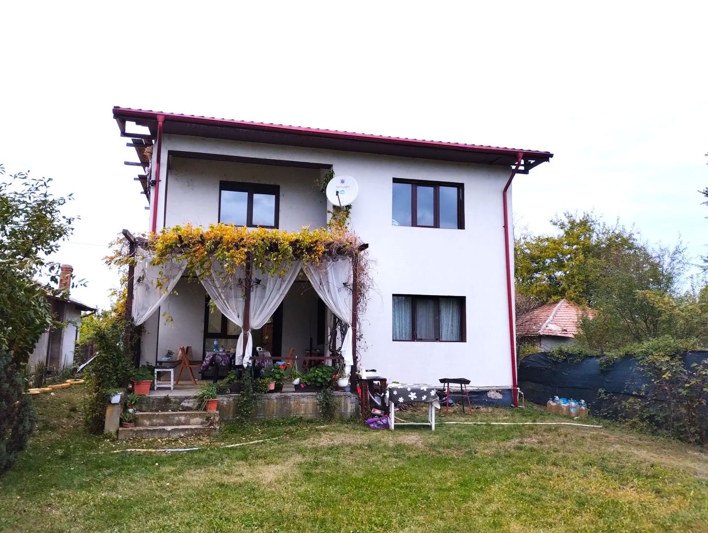 Vilă individuală 6 camere, teren 903 mp ! - Poză 2