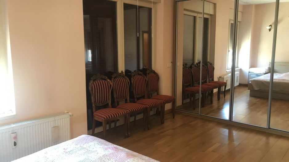 Apartament generos 3 camere - Poză 4