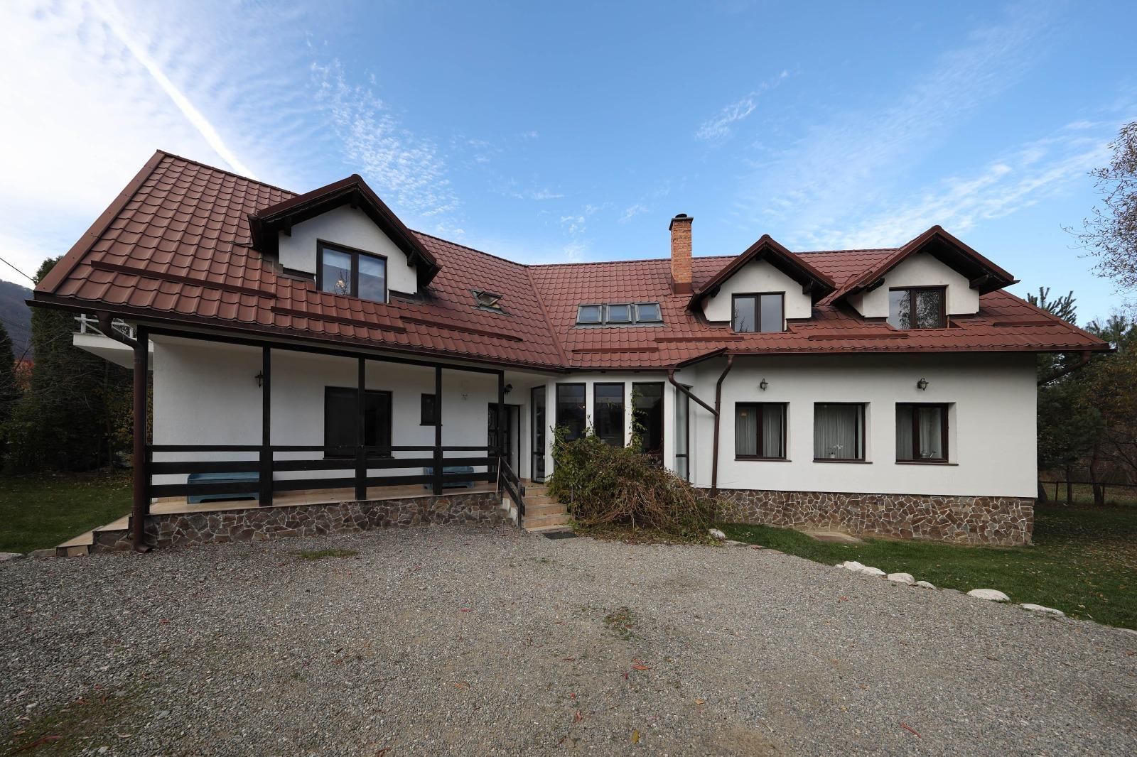 Vilă spațioasă de vânzare în Predeluț, Bran | 2000mp - Poză 50