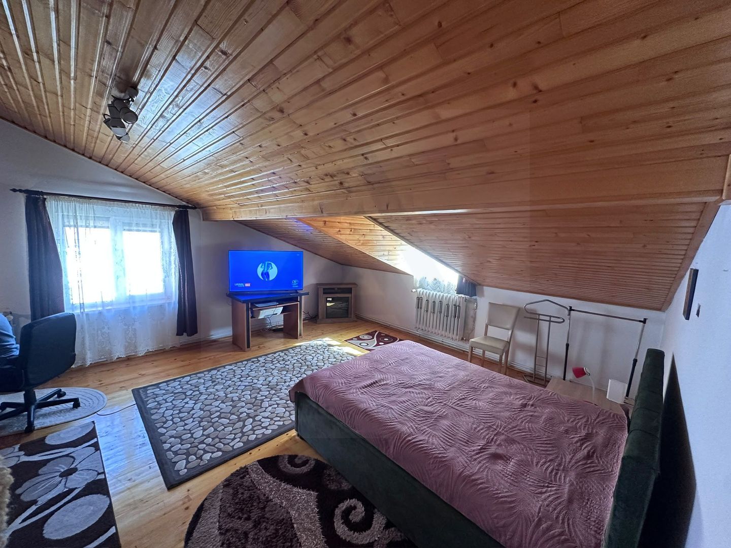 Apartament 3 camere decomandat  78 mp pivnita curte  in zona Centrala - Poză 2