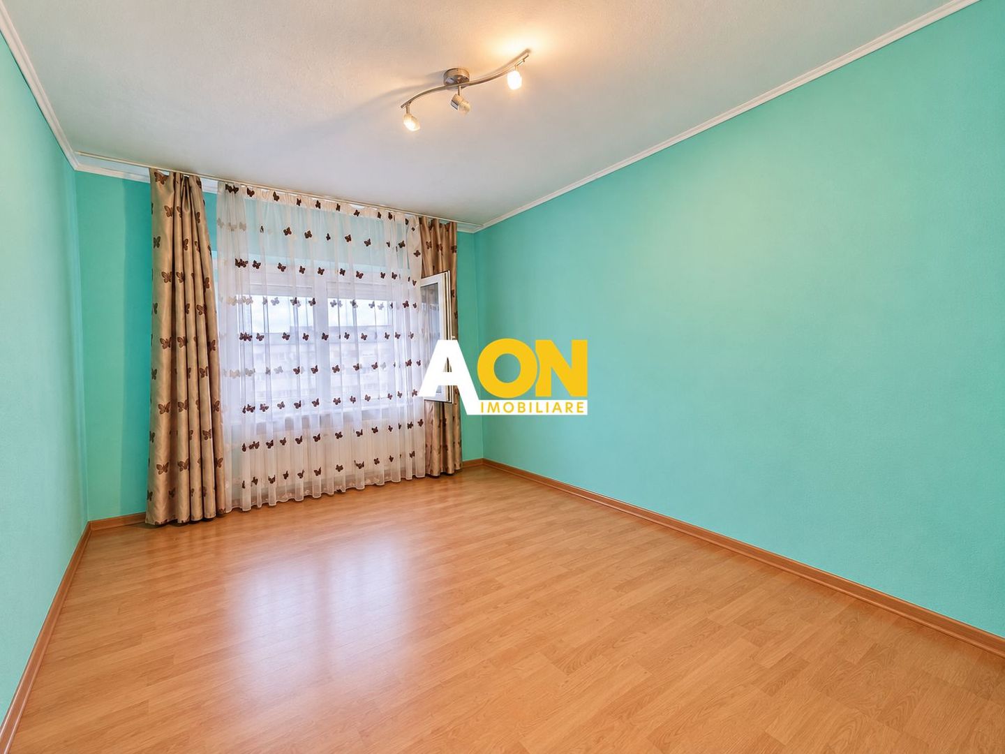 Apartament 3 camere, 2 bai, decomandat, Cetate, zona Liceului Sportiv - Poză 14